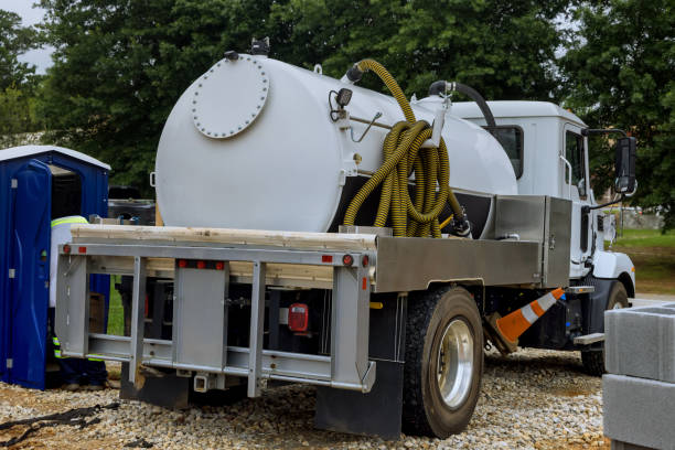 Best Affordable portable toilet rental  in Bloomfield, IN